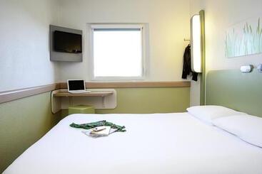 هتل Ibis Budget Courbevoie Paris La Défense