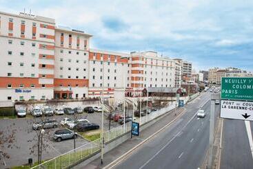 هتل Ibis Budget Courbevoie Paris La Défense
