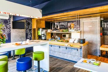 هتل Ibis Budget Courbevoie Paris La Défense
