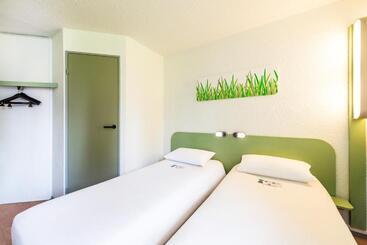 هتل Ibis Budget Courbevoie Paris La Défense