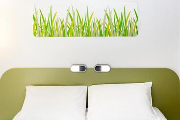 هتل Ibis Budget Courbevoie Paris La Défense