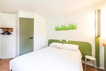 هتل Ibis Budget Courbevoie Paris La Défense
