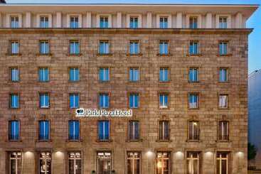 Отель Park Plaza Nuremberg