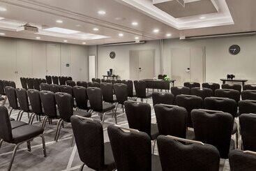 Отель Park Plaza Nuremberg