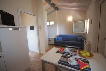 هتل Residence Baia La Ruota