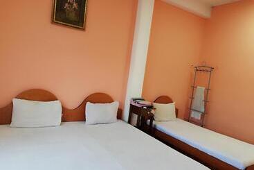 Sunshine Hotel & Hall