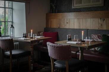 هتل The Lister Arms