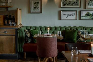هتل The Lister Arms