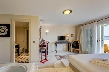 هتل Villa Kore Cesme