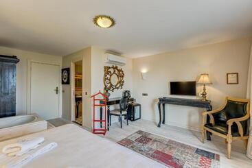 هتل Villa Kore Cesme