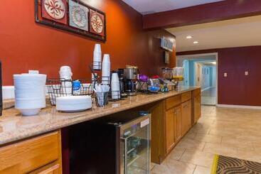 هتل Wildwood Inn, A Travelodge By Wyndham