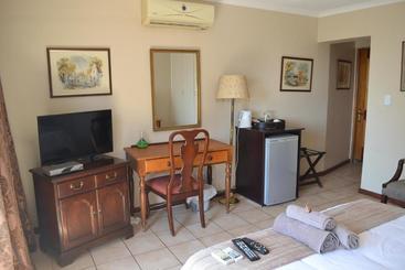 پانسیون Edelweiss Corporate Guesthouse