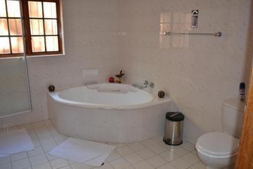 پانسیون Edelweiss Corporate Guesthouse