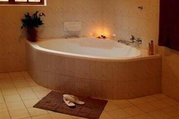 پانسیون Edelweiss Corporate Guesthouse