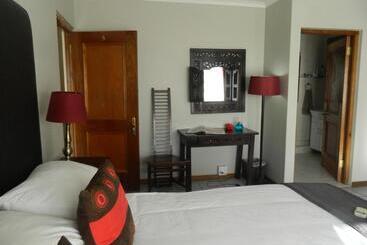 پانسیون Edelweiss Corporate Guesthouse
