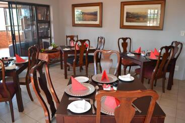 پانسیون Edelweiss Corporate Guesthouse