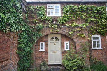 بنسيون Glendower Guest Apartments