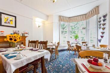 פנסיון Lyndhurst Guest House