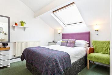 پانسیون Lyndhurst Guest House