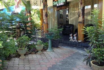 Sunshine Hotel & Hall