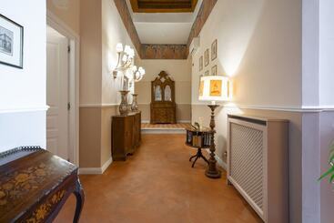 تختخواب و صبحانه Dimora Del Cardinale   Residenza D Epoca