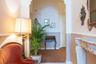 تختخواب و صبحانه Dimora Del Cardinale   Residenza D Epoca