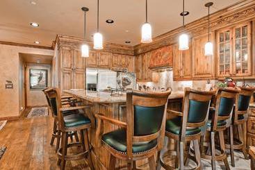 202 Highlands Slopeside