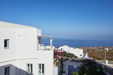 هتل Athiri Santorini