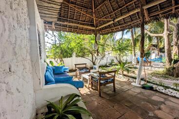 هتل Bahati Villa