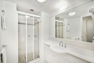 هتل Bella Mare Coolangatta Beachside Apartments