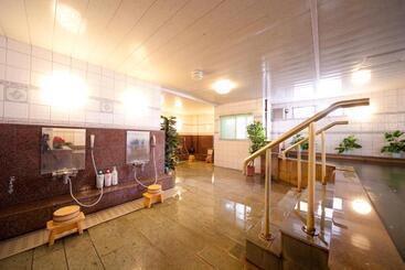 酒店 Beppu Station