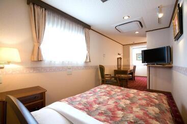 酒店 Beppu Station