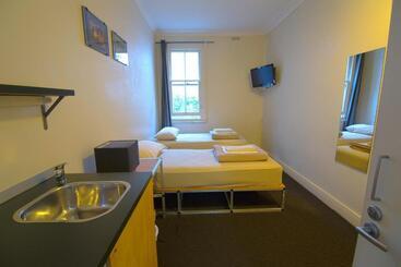 هتل Cambridge Lodge