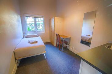 هتل Cambridge Lodge