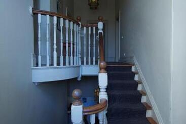 هتل Cambridge Lodge
