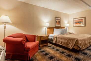 هتل Quality Inn