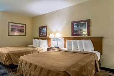 هتل Quality Inn