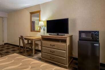 هتل Quality Inn
