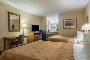 هتل Quality Inn