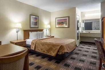 هتل Quality Inn