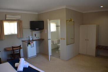 هتل Deer Park Motor Inn Armidale