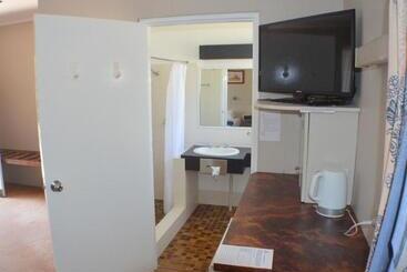 هتل Deer Park Motor Inn Armidale