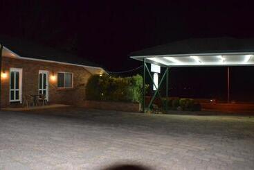 هتل Deer Park Motor Inn Armidale