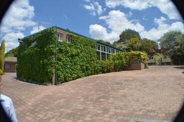 هتل Deer Park Motor Inn Armidale