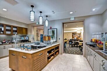 هتل Homewood Suites By Hilton Boston Brooklinelongwood Medical