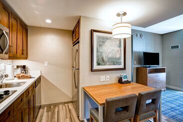 Hotel Homewood Suites By Hilton Boston Brooklinelongwood Medical