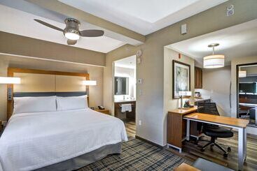 Hotel Homewood Suites By Hilton Boston Brooklinelongwood Medical