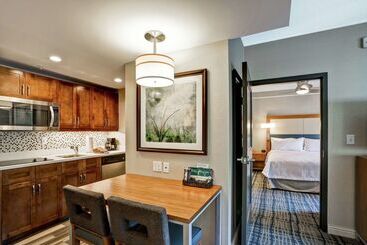 Hotel Homewood Suites By Hilton Boston Brooklinelongwood Medical