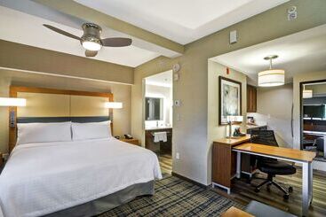 Hotel Homewood Suites By Hilton Boston Brooklinelongwood Medical