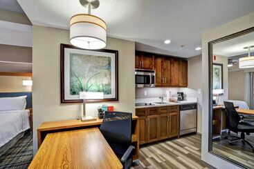 Hotel Homewood Suites By Hilton Boston Brooklinelongwood Medical